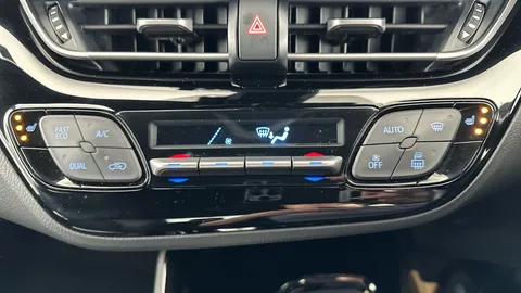 Thumbnail image for the Toyota C-HR 1.8 VVT-h GPF Design    CVT