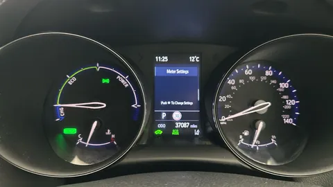 Thumbnail image for the Toyota C-HR 1.8 VVT-h GPF Design    CVT