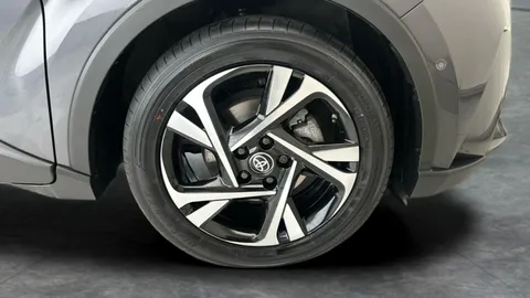 Thumbnail image for the Toyota C-HR 1.8 VVT-h GPF Design    CVT