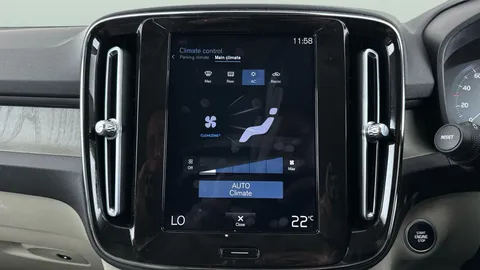 Thumbnail image for the Volvo XC40 1.5h T5 Twin Engine Recharge 10.7kWh Inscription   Plug-in
