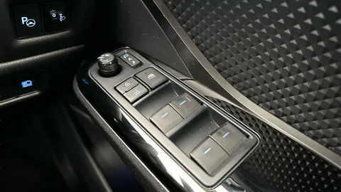 Thumbnail image for the Toyota C-HR 1.8 VVT-h GPF Design    CVT