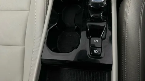 Thumbnail image for the Volvo XC40 1.5h T5 Twin Engine Recharge 10.7kWh Inscription   Plug-in
