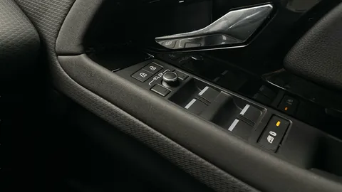 Thumbnail image for the Land Rover Range Rover Evoque 1.5 P300e 12.2kWh R-Dynamic S   Plug-in  4WD