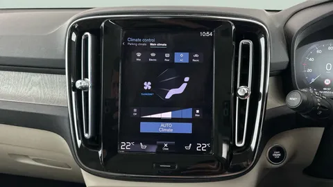 Thumbnail image for the Volvo XC40 1.5h T5 Twin Engine Recharge 10.7kWh Inscription Pro   Plug-in