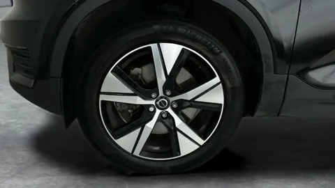 Thumbnail image for the Volvo XC40 1.5h T4 Recharge 10.7kWh R-Design   Plug-in
