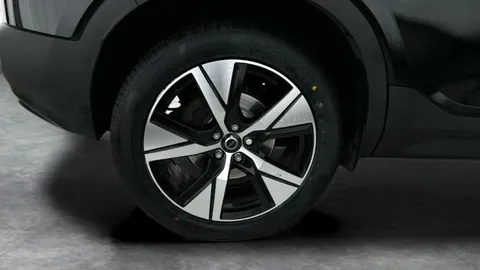 Thumbnail image for the Volvo XC40 1.5h T4 Recharge 10.7kWh R-Design   Plug-in
