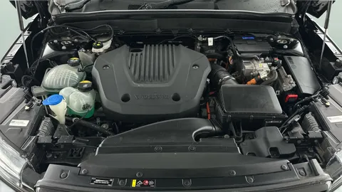 Thumbnail image for the Volvo XC40 1.5h T4 Recharge 10.7kWh R-Design   Plug-in