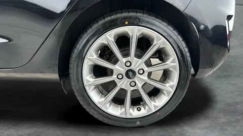 Thumbnail image for the Ford Fiesta 1.0T EcoBoost MHEV Vignale Edition