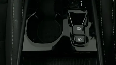 Thumbnail image for the Volvo XC40 1.5h T4 Recharge 10.7kWh R-Design   Plug-in