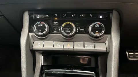Thumbnail image for the Škoda Karoq 1.5 TSI ACT SportLine   DSG