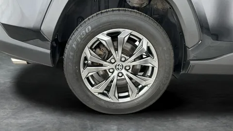 Thumbnail image for the Toyota RAV4 2.5 VVT-h GPF Design    CVT