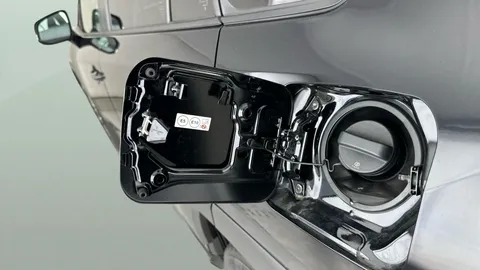 Thumbnail image for the Toyota RAV4 2.5 VVT-h GPF Design    CVT