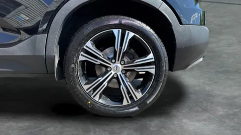Thumbnail image for the Volvo XC40 2.0 B4 MHEV Inscription Pro