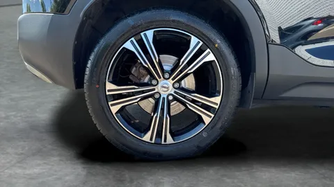 Thumbnail image for the Volvo XC40 2.0 B4 MHEV Inscription Pro