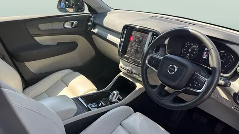 Thumbnail image for the Volvo XC40 2.0 B4 MHEV Inscription Pro