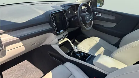 Thumbnail image for the Volvo XC40 2.0 B4 MHEV Inscription Pro
