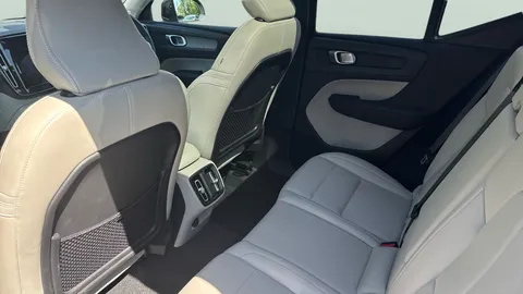 Thumbnail image for the Volvo XC40 2.0 B4 MHEV Inscription Pro