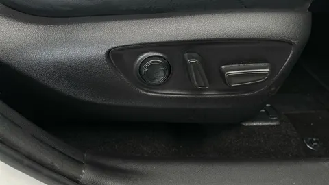 Thumbnail image for the Toyota RAV4 2.5 VVT 18.1kWh Design   Plug-in  CVT 4WD