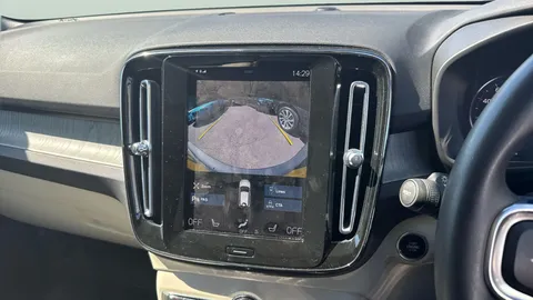 Thumbnail image for the Volvo XC40 2.0 B4 MHEV Inscription Pro
