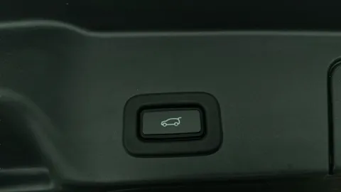 Thumbnail image for the Land Rover Range Rover Evoque 2.0 P250 MHEV R-Dynamic HSE   4WD