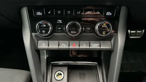 Thumbnail image for the Škoda Karoq 1.5 TSI ACT SportLine   DSG
