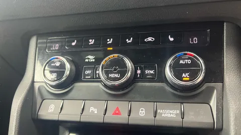 Thumbnail image for the Škoda Karoq 1.5 TSI ACT SportLine   DSG