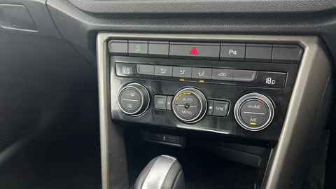 Thumbnail image for the Volkswagen T-Roc 1.5 TSI GPF EVO SE   DSG