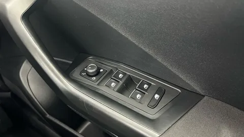 Thumbnail image for the Volkswagen T-Roc 1.5 TSI GPF EVO SE   DSG