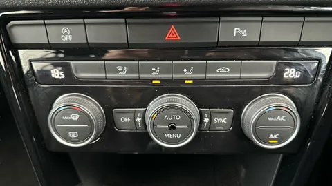 Thumbnail image for the Volkswagen T-Roc 1.5 TSI EVO Black Edition   DSG
