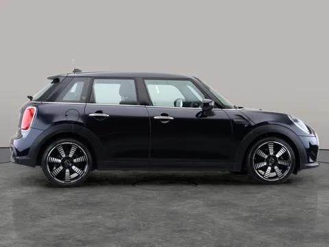 Thumbnail image for the Mini Hatch 1.5 Cooper Exclusive   Steptronic