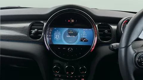 Thumbnail image for the Mini Hatch 1.5 Cooper Exclusive   Steptronic