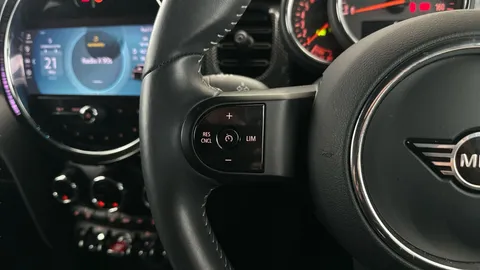 Thumbnail image for the Mini Hatch 1.5 Cooper Exclusive   Steptronic