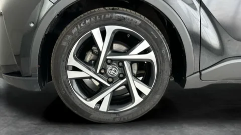Thumbnail image for the Toyota C-HR 1.8 VVT-h GPF Design    CVT