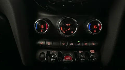 Thumbnail image for the Mini Hatch 1.5 Cooper Exclusive   Steptronic