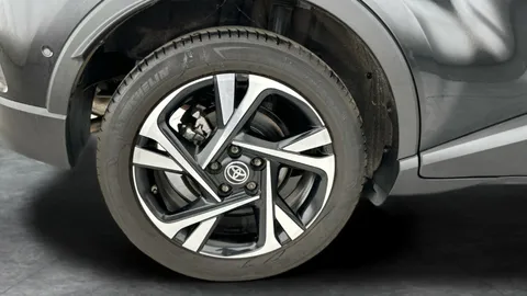 Thumbnail image for the Toyota C-HR 1.8 VVT-h GPF Design    CVT