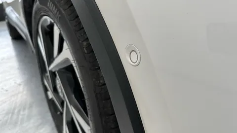 Thumbnail image for the Toyota C-HR 1.8 VVT-h GPF Design    CVT