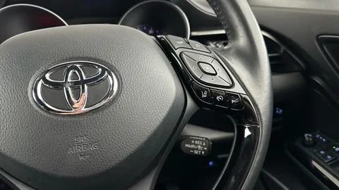 Thumbnail image for the Toyota C-HR 1.8 VVT-h GPF Design    CVT