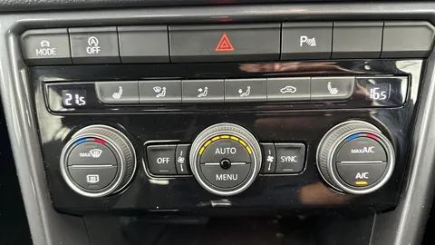 Thumbnail image for the Volkswagen T-Roc 1.5 TSI GPF EVO R-Line   DSG