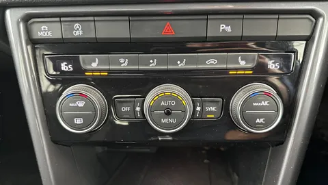 Thumbnail image for the Volkswagen T-Roc 1.5 TSI GPF EVO R-Line   DSG