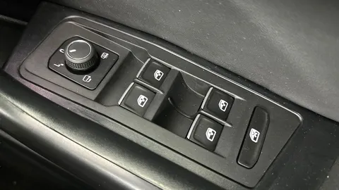 Thumbnail image for the Volkswagen T-Roc 1.5 TSI GPF EVO R-Line   DSG