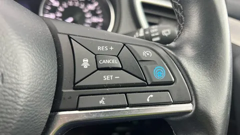 Thumbnail image for the Nissan Qashqai 1.3 DIG-T Tekna   DCT