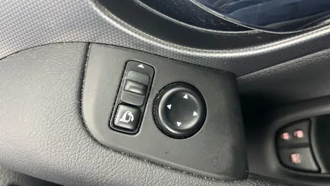 Thumbnail image for the Nissan Qashqai 1.3 DIG-T Tekna   DCT