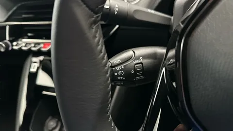 Thumbnail image for the Peugeot 2008 1.2 PureTech Allure