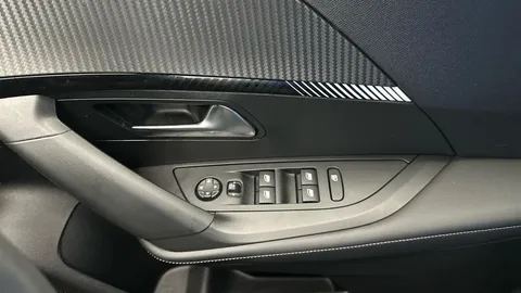 Thumbnail image for the Peugeot 2008 1.2 PureTech Allure