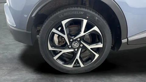 Thumbnail image for the Toyota C-HR 1.8 VVT-h Design    CVT