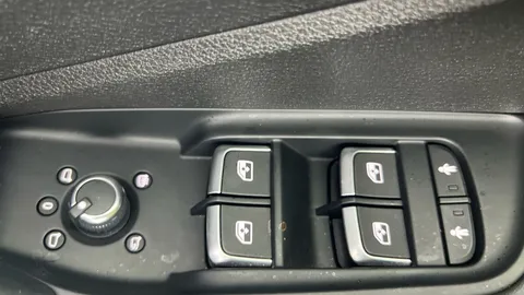 Thumbnail image for the Audi Sq2 2.0 TFSI Black Edition   S Tronic quattro
