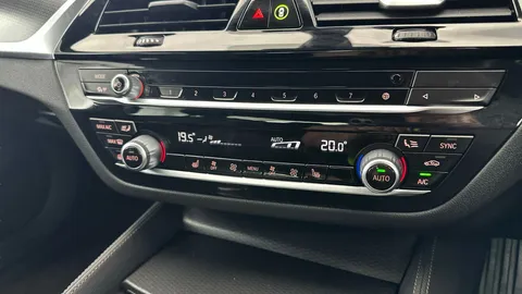 Thumbnail image for the BMW 5 Series 2.0 520d MHT M Sport    Steptronic