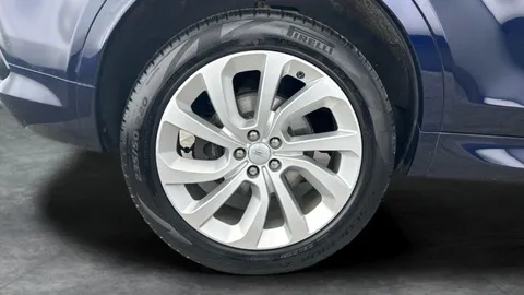 Thumbnail image for the Land Rover Discovery Sport 2.0 P250 MHEV R-Dynamic HSE   4WD