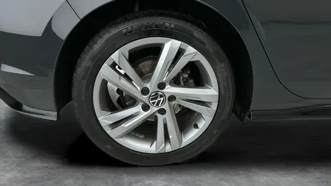 Thumbnail image for the Volkswagen Golf 1.5 eTSI MHEV R-Line    DSG
