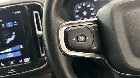 Thumbnail image for the Volvo XC40 1.5h T5 Twin Engine Recharge 10.7kWh Inscription   Plug-in
